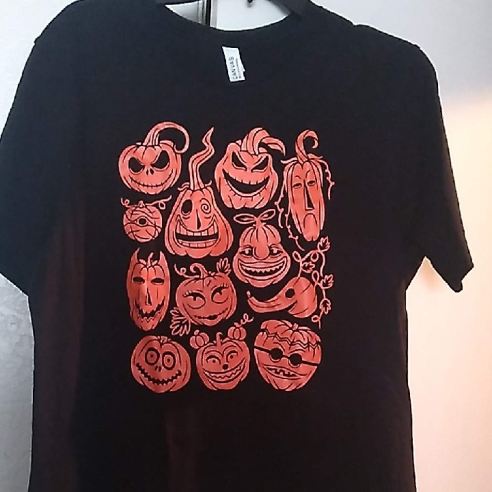 Bella Canvas Black T-Shirt with Various Scary Orange Pumpkin Faces (L2) - Picture 1 of 6
